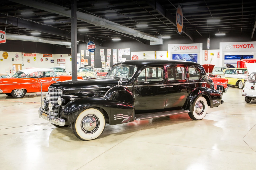 1938 Cadillac Series 70 & 75 - Image 9 of 16