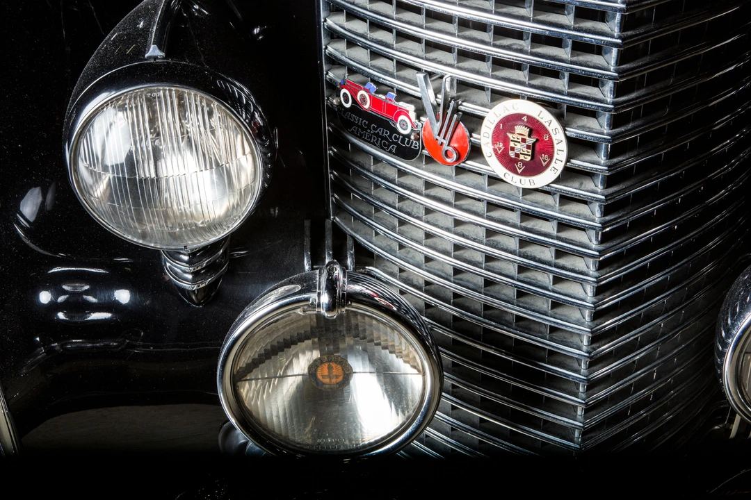 1938 Cadillac Series 70 & 75 - Image 12 of 16