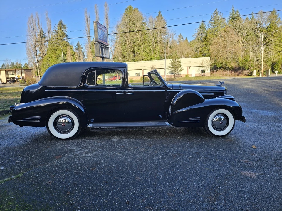 1938 Cadillac - Image 3 of 21