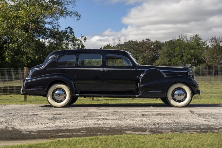 1938 Cadillac Series 70 & 75 - Image 2 of 30