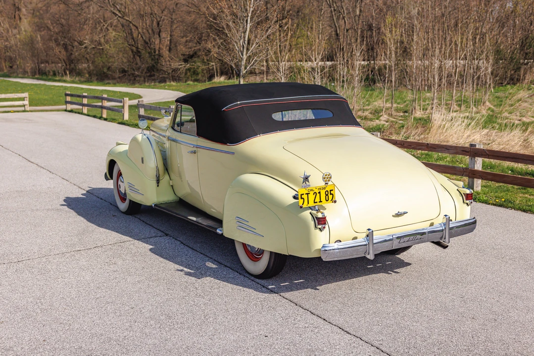 1938 Cadillac Series 70 & 75 - Image 24 of 31