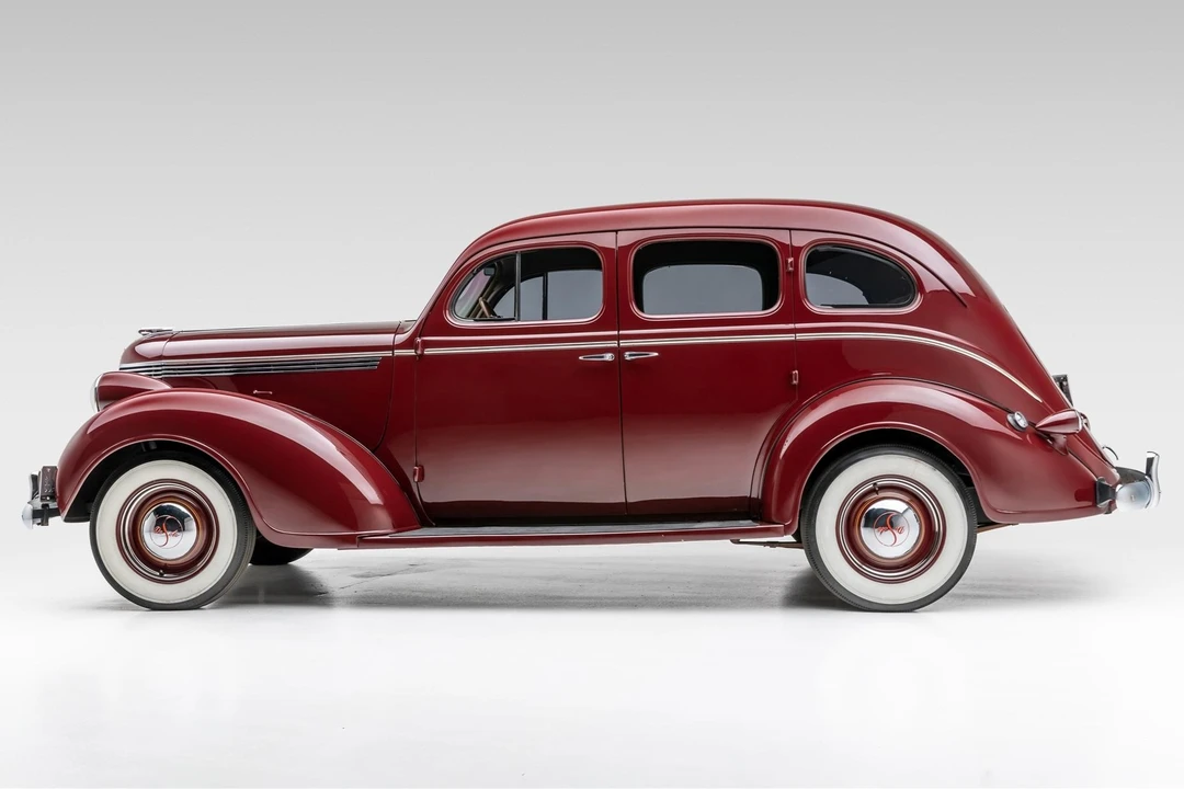 1938 DeSoto - Image 2 of 31