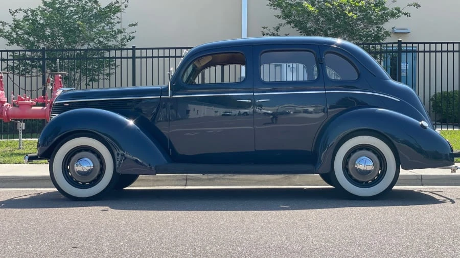 1938 Ford Standard & Deluxe & Super Deluxe - Image 2 of 7