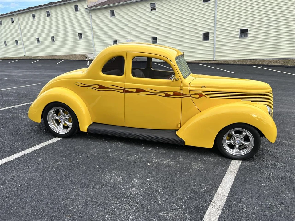 1938 Ford Standard & Deluxe & Super Deluxe - Image 2 of 31