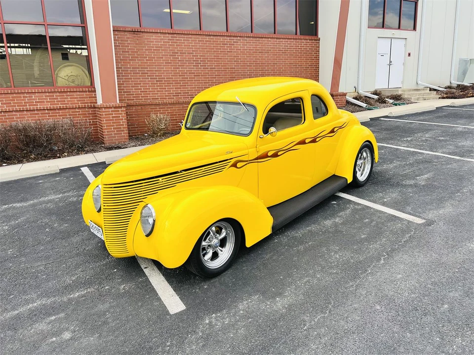 1938 Ford Standard & Deluxe & Super Deluxe - Image 4 of 31