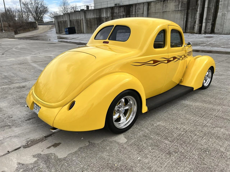 1938 Ford Standard & Deluxe & Super Deluxe - Image 25 of 31