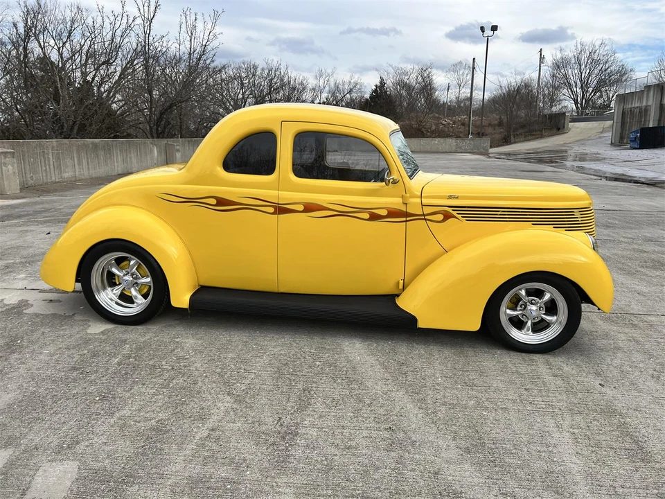 1938 Ford Standard & Deluxe & Super Deluxe - Image 28 of 31