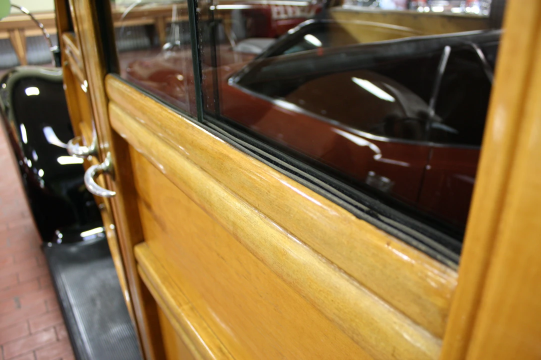 1938 Ford Standard & Deluxe & Super Deluxe - Image 25 of 31
