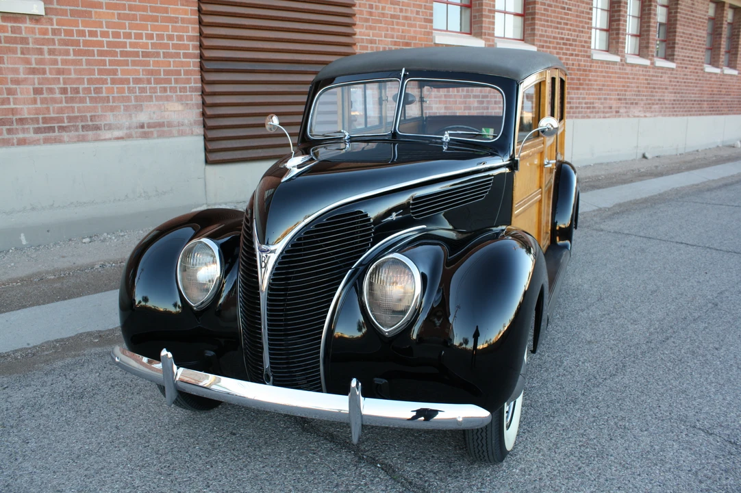 1938 Ford Standard & Deluxe & Super Deluxe - Image 2 of 31