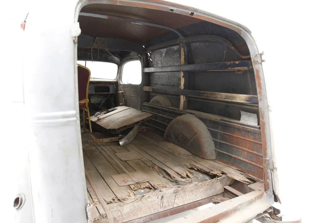 1938 Ford Standard & Deluxe & Super Deluxe - Image 28 of 31