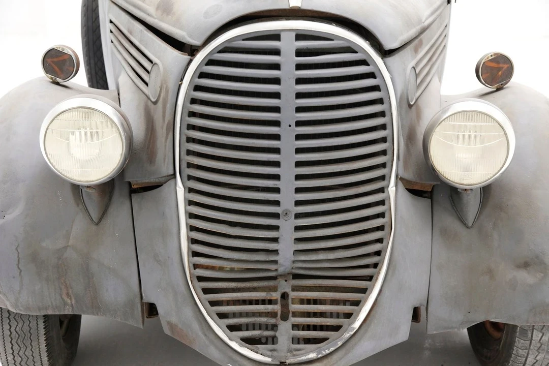 1938 Ford Standard & Deluxe & Super Deluxe - Image 14 of 31