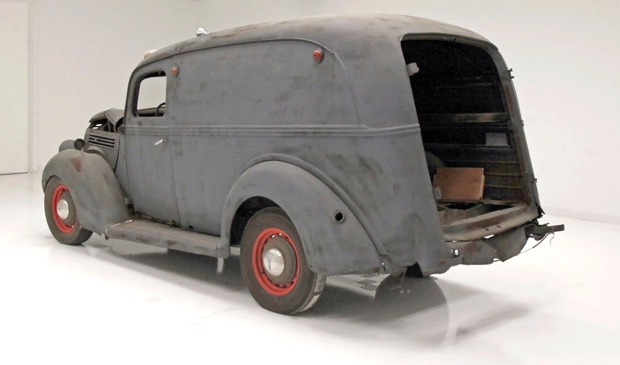 1938 Ford Standard & Deluxe & Super Deluxe - Image 4 of 31