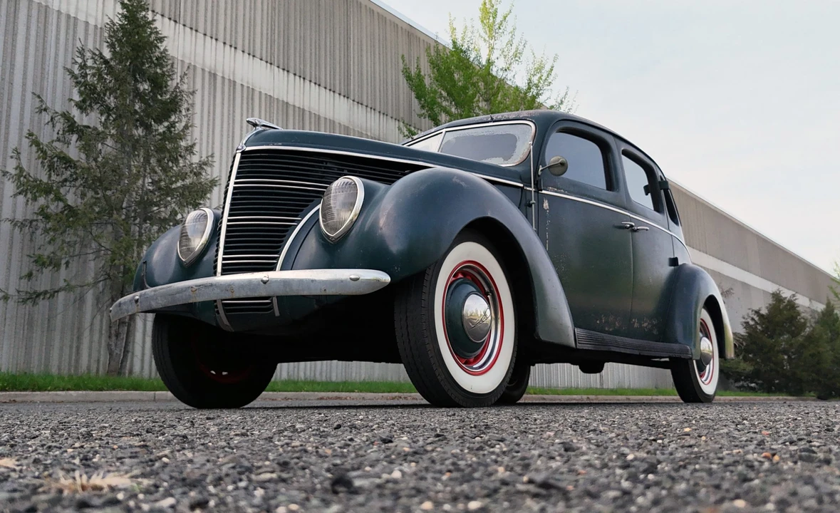 1938 Ford Standard & Deluxe & Super Deluxe - Image 24 of 31