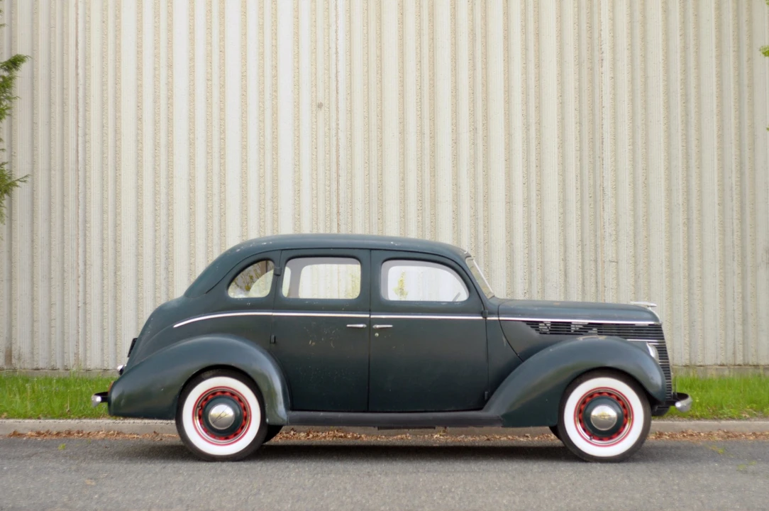 1938 Ford Standard & Deluxe & Super Deluxe - Image 9 of 31