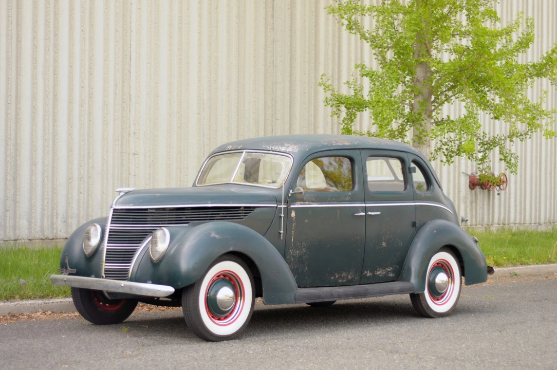 1938 Ford Standard & Deluxe & Super Deluxe - Image 4 of 31