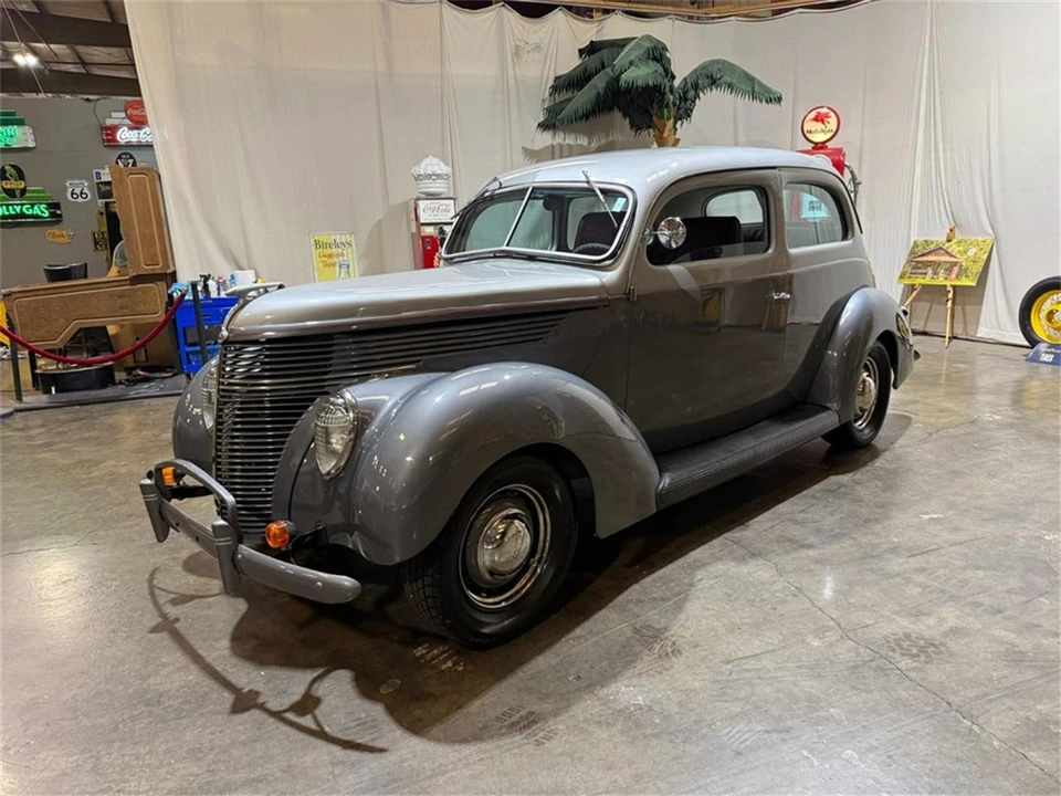 1938 Ford Standard & Deluxe & Super Deluxe - Image 2 of 31