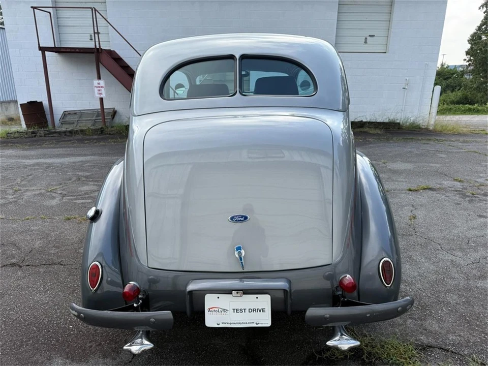 1938 Ford Standard & Deluxe & Super Deluxe - Image 4 of 31