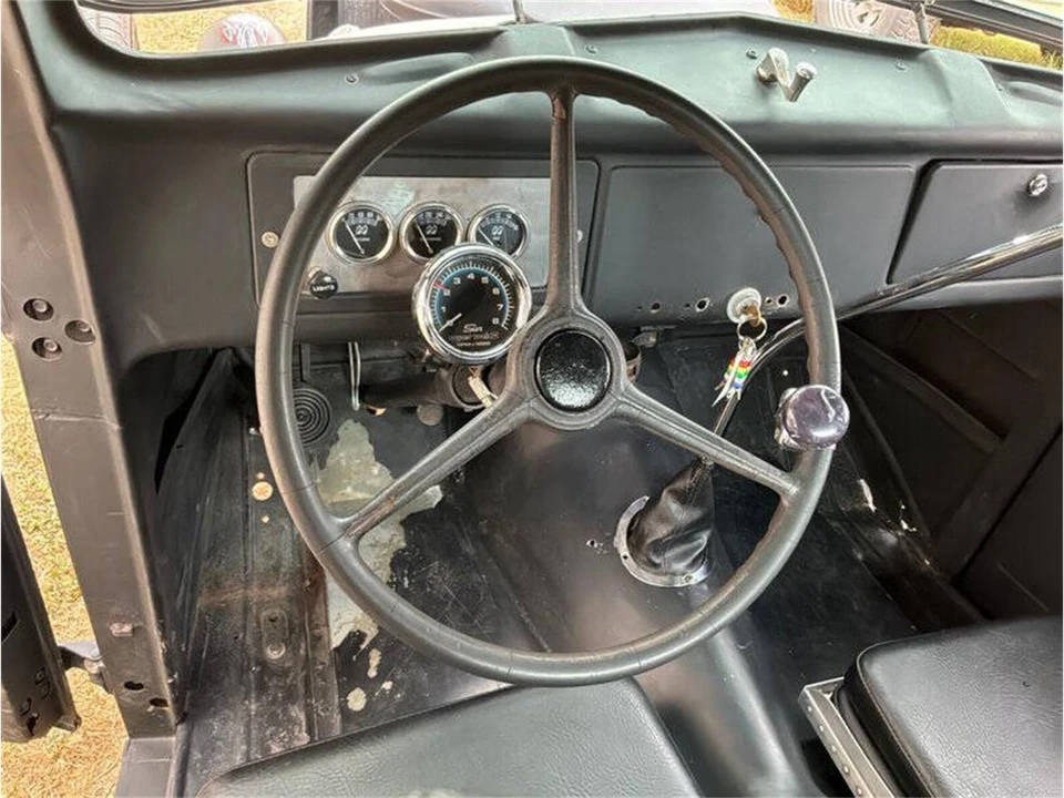 1938 International - Image 21 of 31