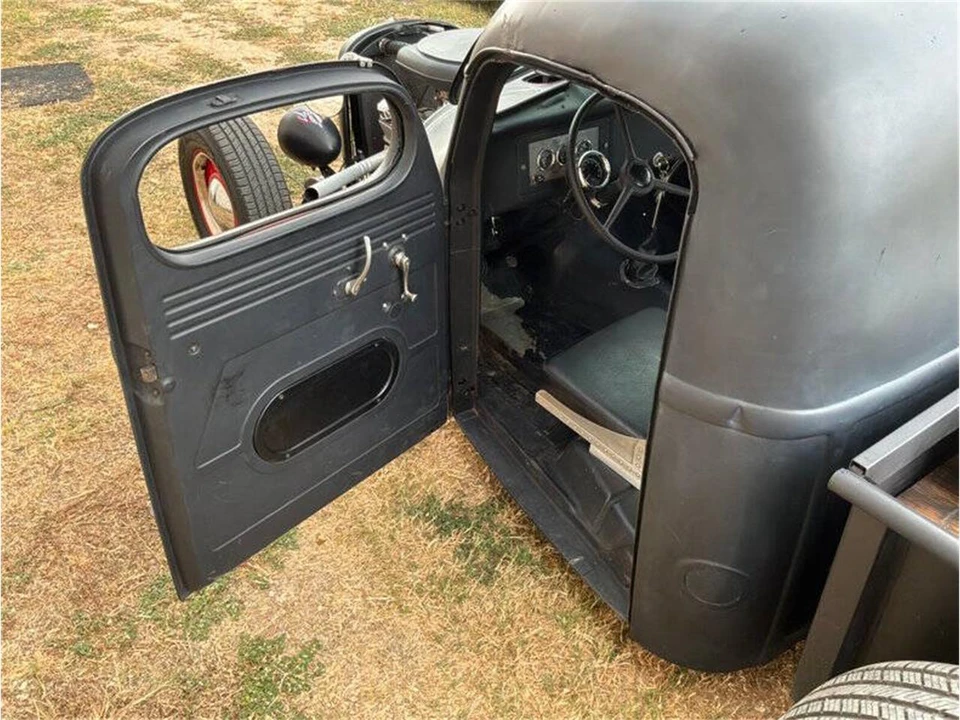 1938 International - Image 18 of 31
