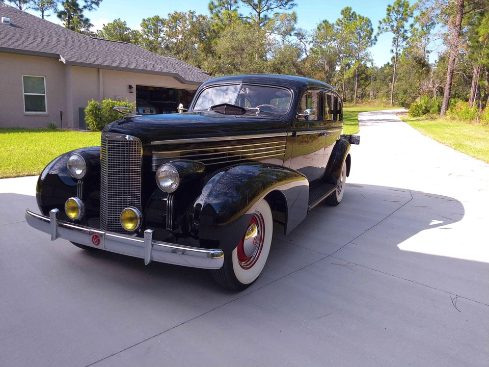 1938 LaSalle Series 50 - Image 2 of 31