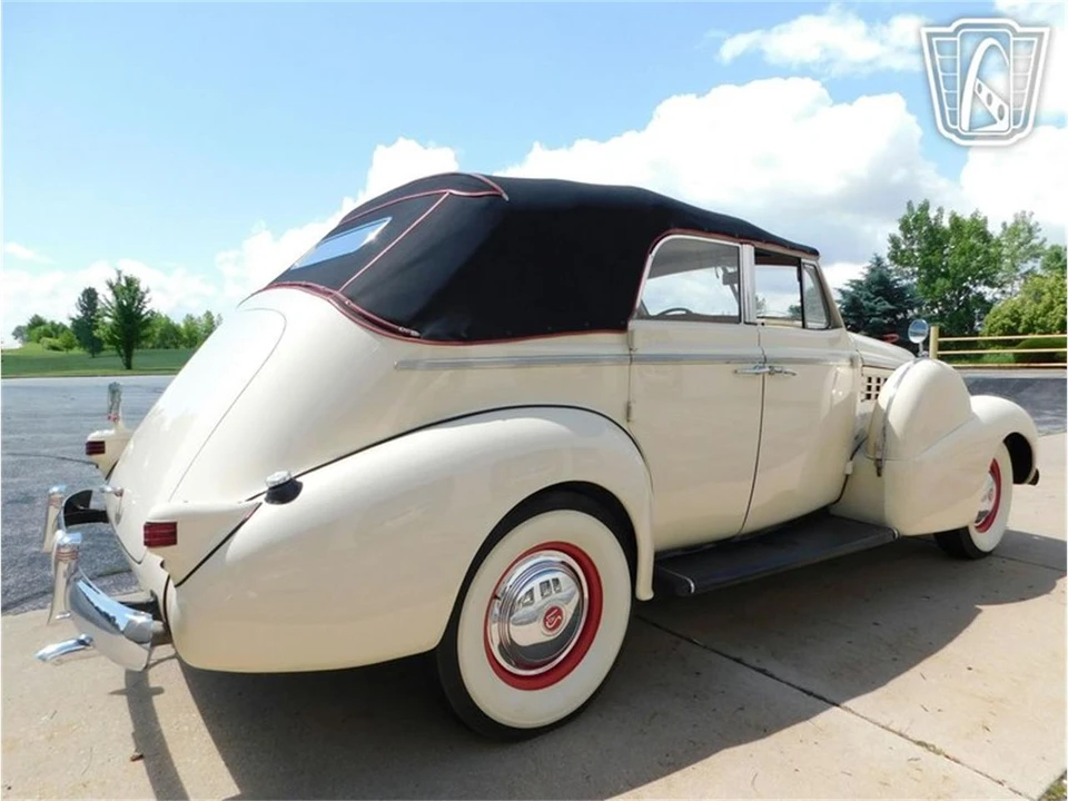 1938 LaSalle Series 50 - Image 15 of 31