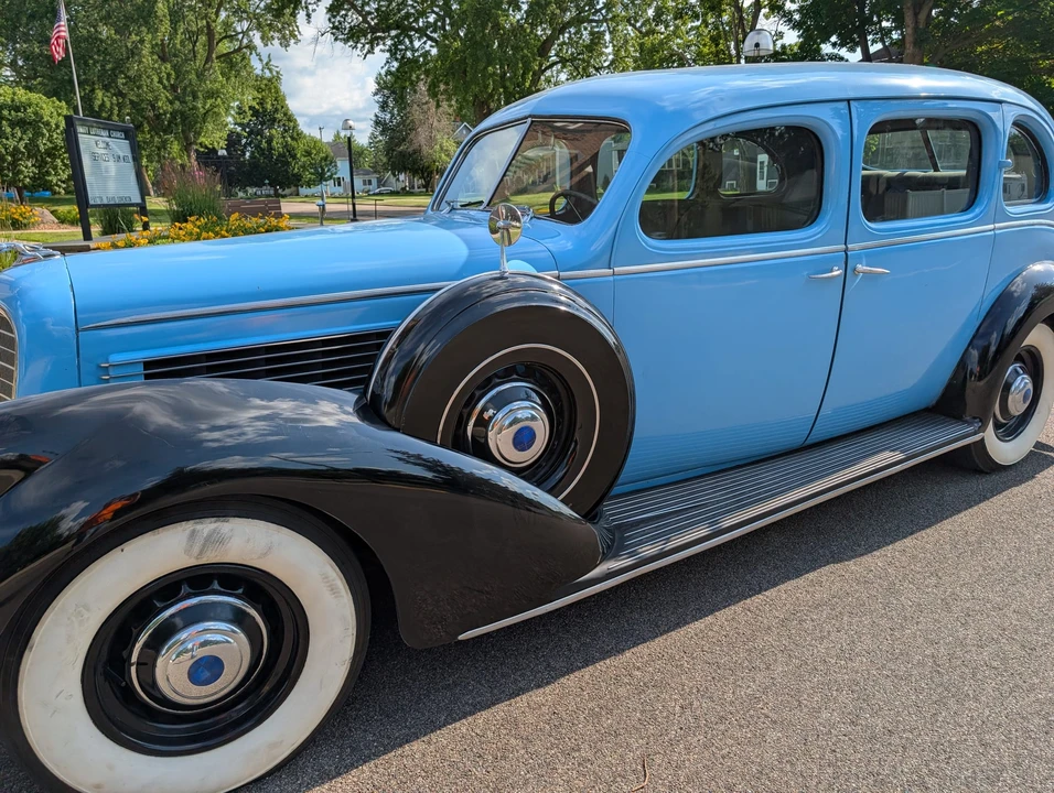 1938 Lincoln Zephyr - Image 23 of 31