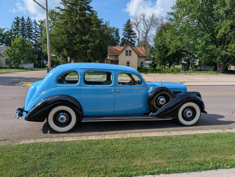 1938 Lincoln Zephyr - Image 10 of 31