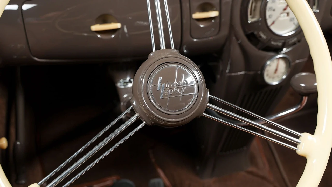 1938 Lincoln Zephyr - Image 27 of 31