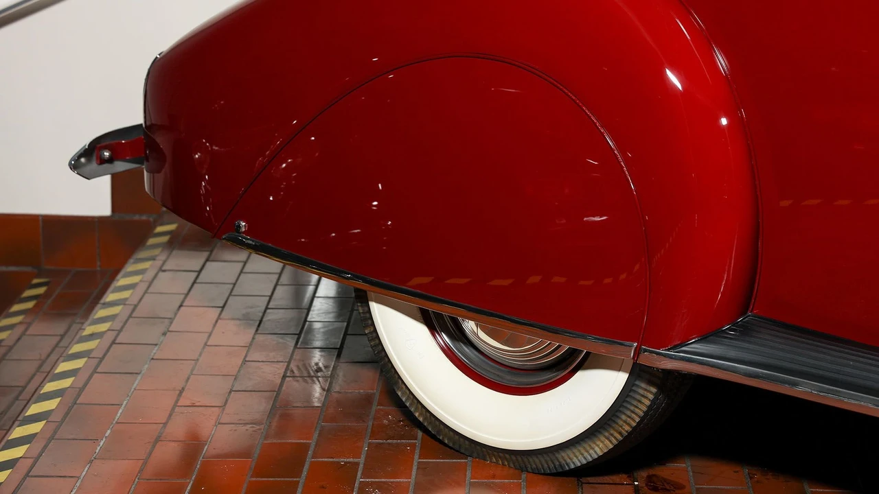 1938 Lincoln Zephyr - Image 16 of 31