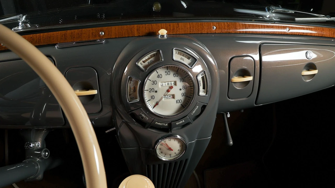 1938 Lincoln Zephyr - Image 24 of 31