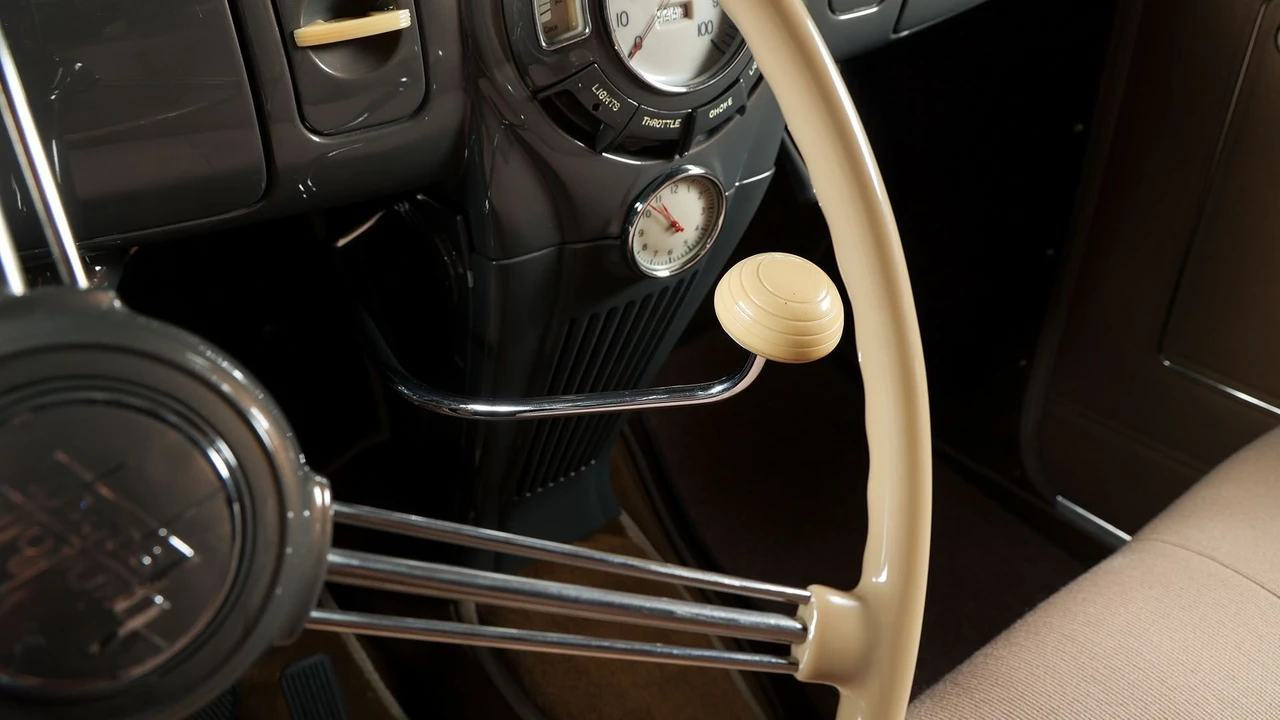 1938 Lincoln Zephyr - Image 26 of 31
