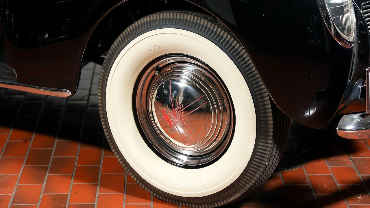 1938 Lincoln Zephyr - Image 8 of 31
