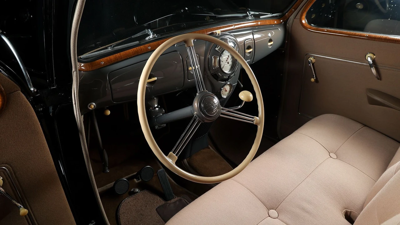1938 Lincoln Zephyr - Image 23 of 31