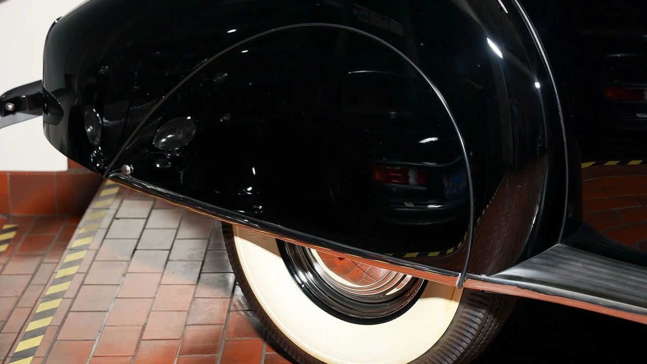 1938 Lincoln Zephyr - Image 16 of 31