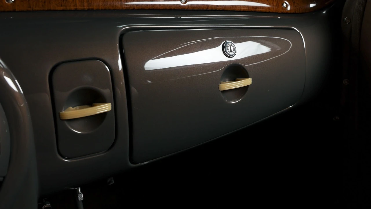 1938 Lincoln Zephyr - Image 21 of 31