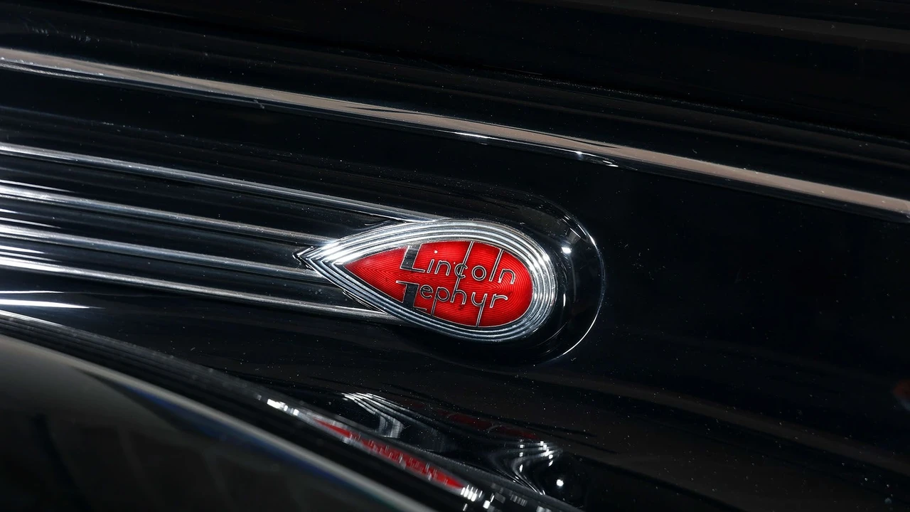 1938 Lincoln Zephyr - Image 10 of 31