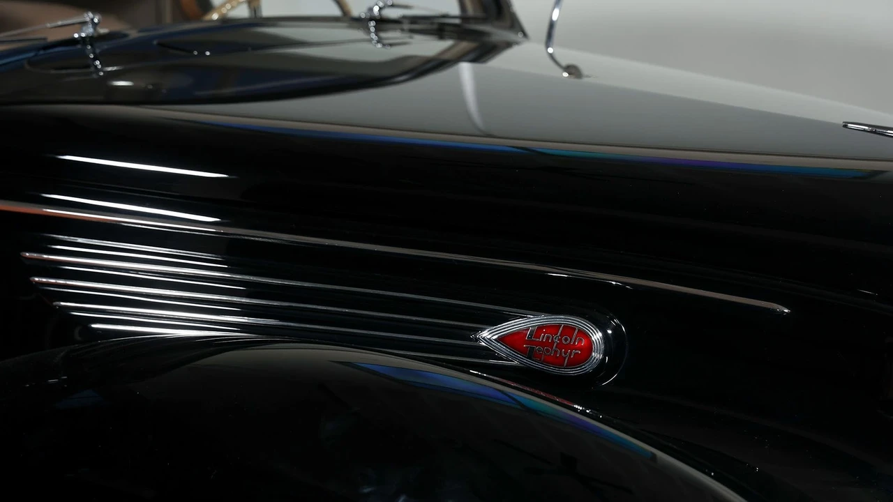 1938 Lincoln Zephyr - Image 7 of 31