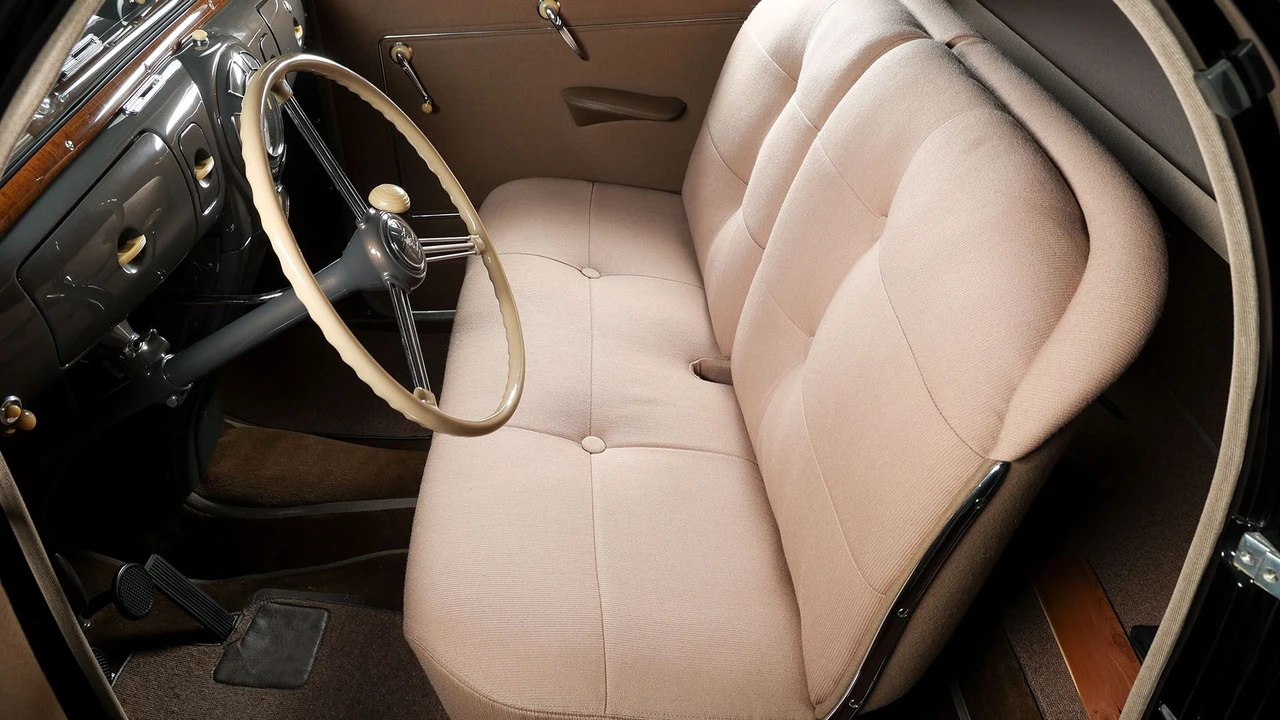 1938 Lincoln Zephyr - Image 29 of 31