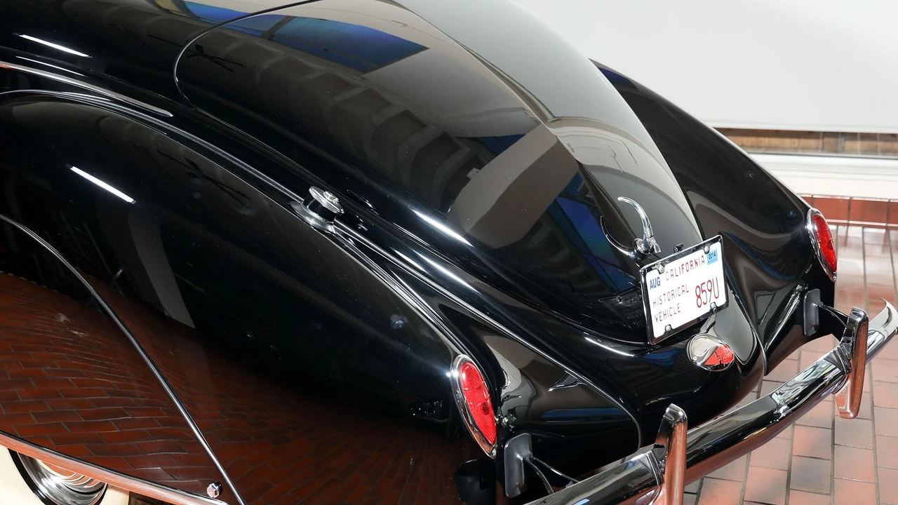 1938 Lincoln Zephyr - Image 17 of 31