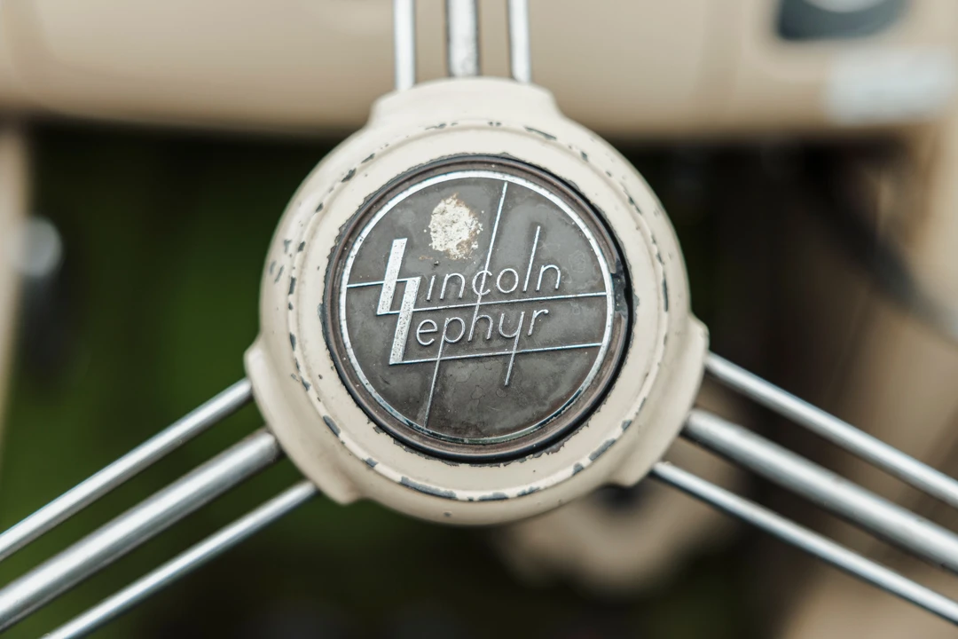 1938 Lincoln Zephyr - Image 15 of 31