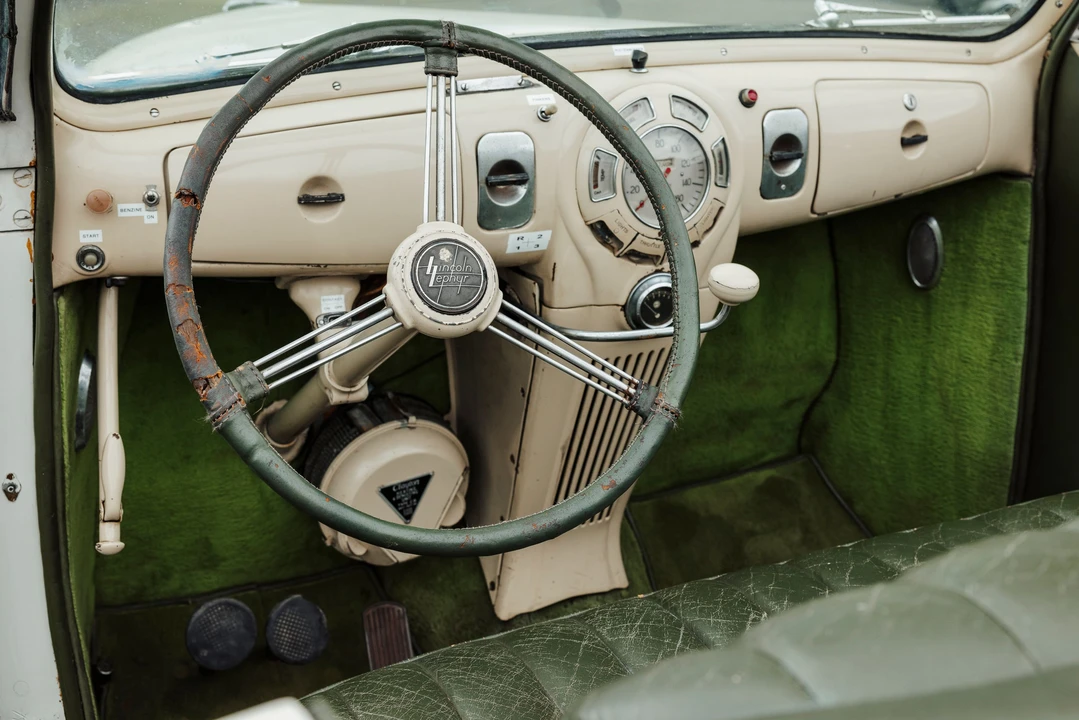 1938 Lincoln Zephyr - Image 14 of 31