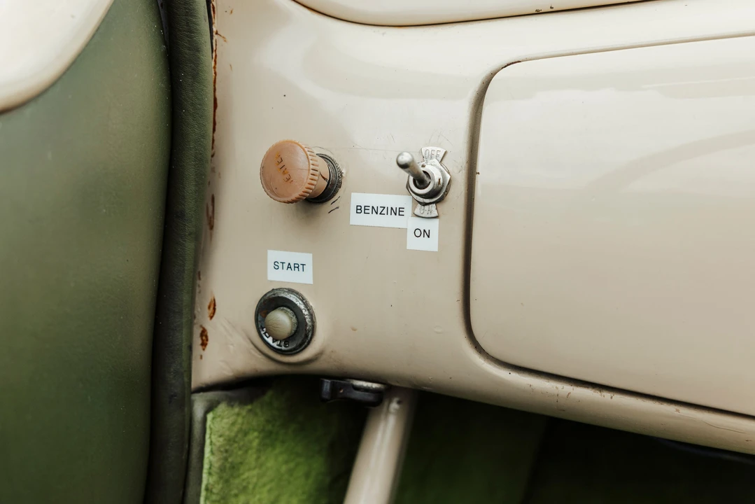 1938 Lincoln Zephyr - Image 16 of 31