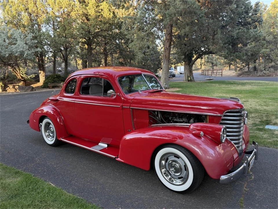 1938 Oldsmobile Custom Cruiser - Image 6 of 10