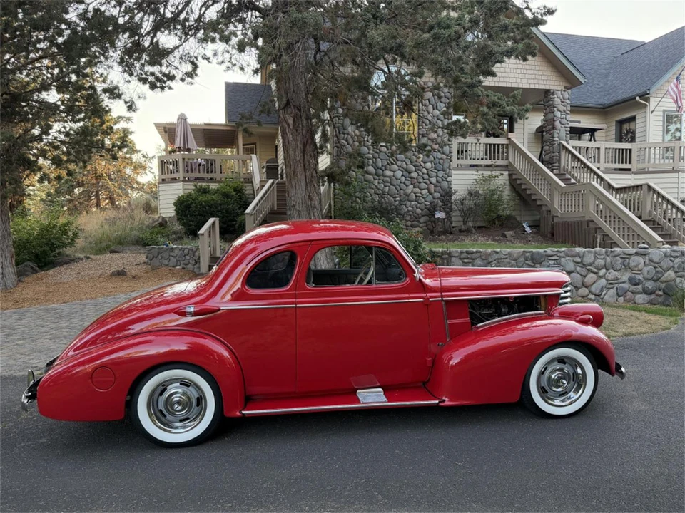 1938 Oldsmobile Custom Cruiser - Image 5 of 10