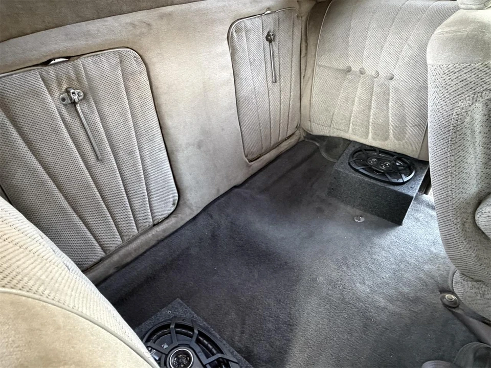 1938 Oldsmobile Custom Cruiser - Image 20 of 21
