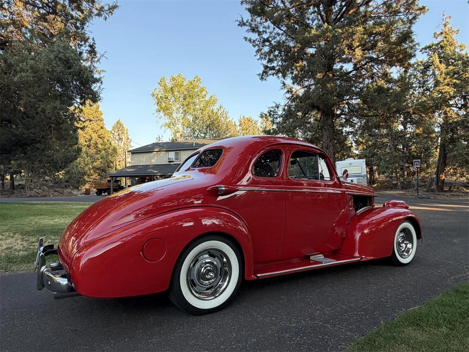 1938 Oldsmobile Custom Cruiser - Image 7 of 21