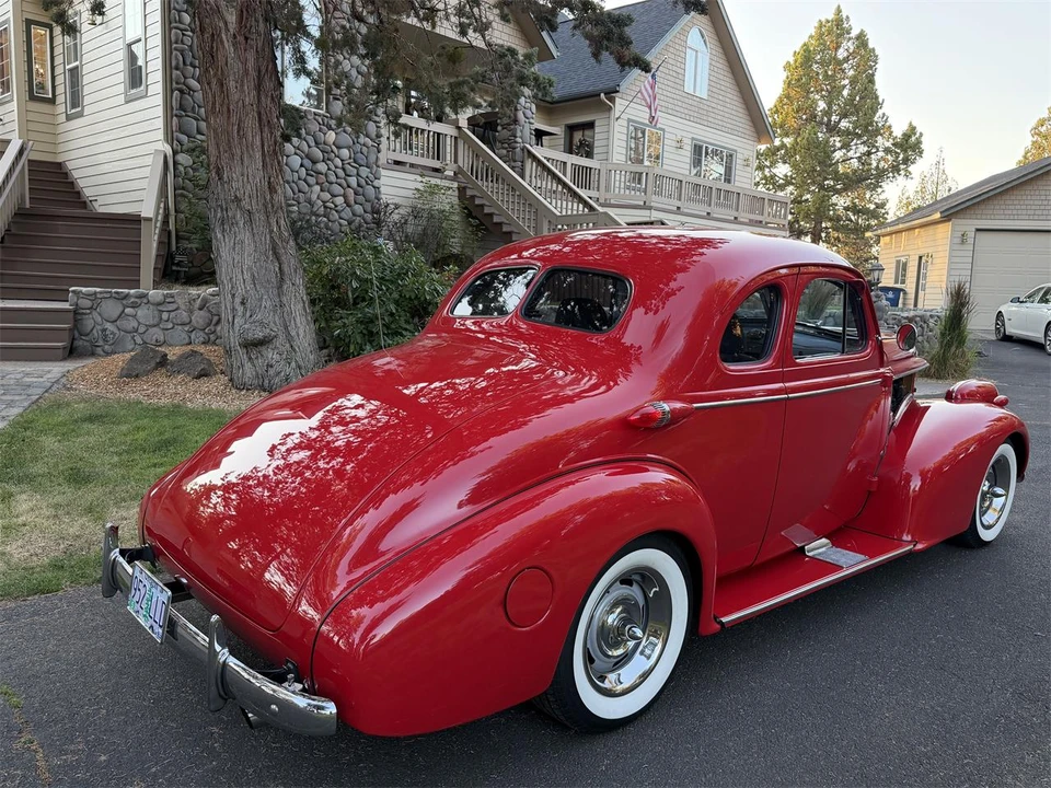 1938 Oldsmobile Custom Cruiser - Image 6 of 21