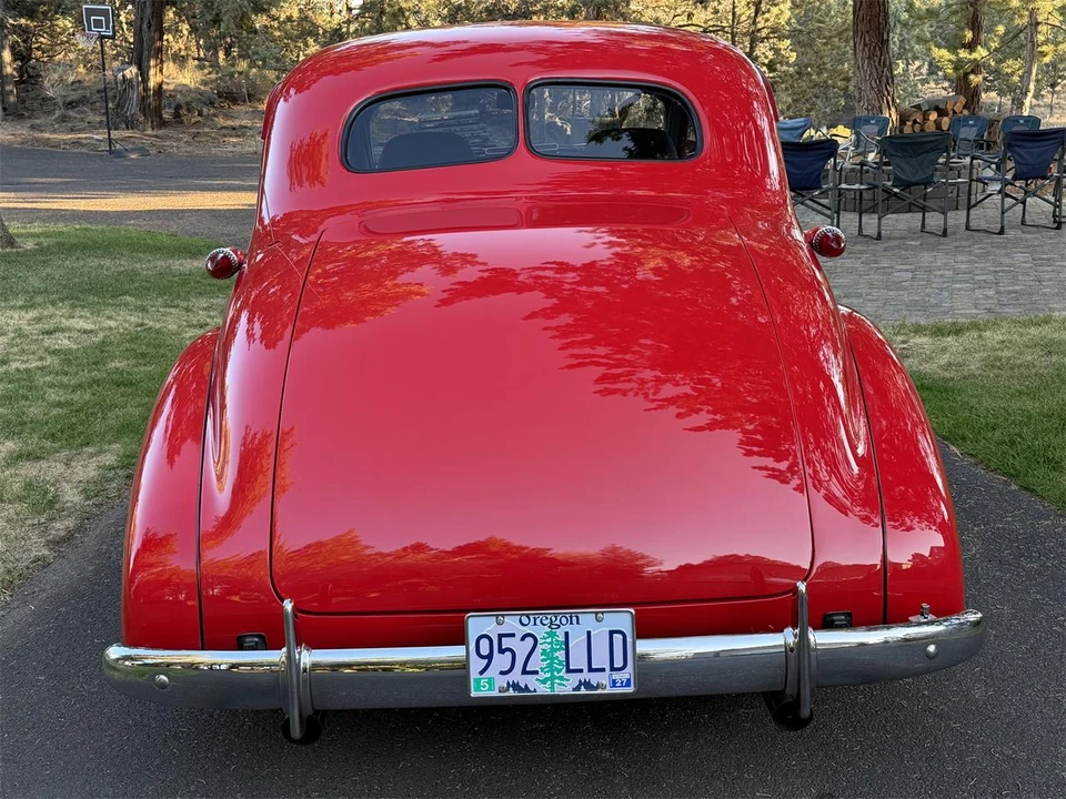1938 Oldsmobile Custom Cruiser - Image 5 of 21