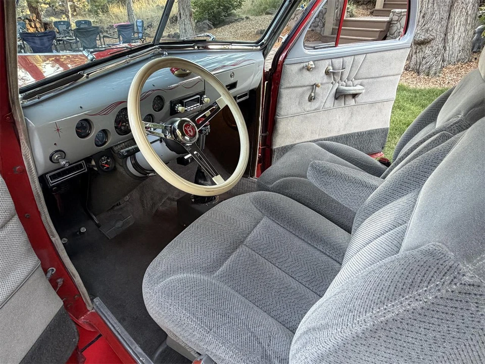 1938 Oldsmobile Custom Cruiser - Image 15 of 21
