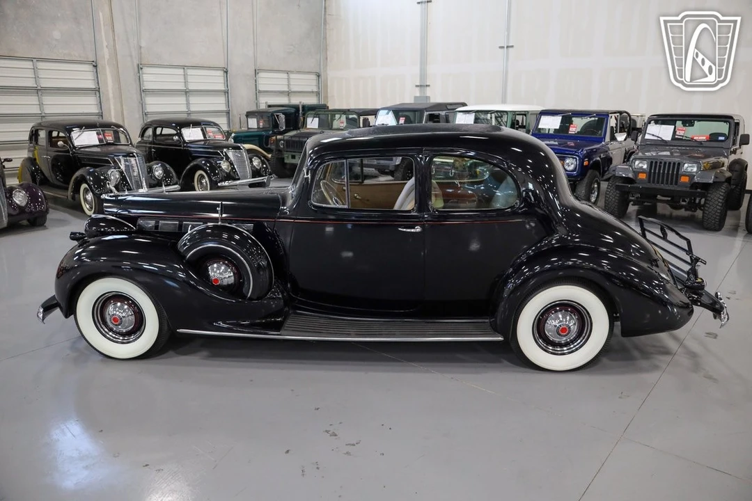 1938 Packard Eight - Image 11 of 12
